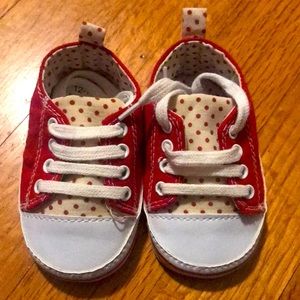 Red polka dot infant shoes 12-18 months.